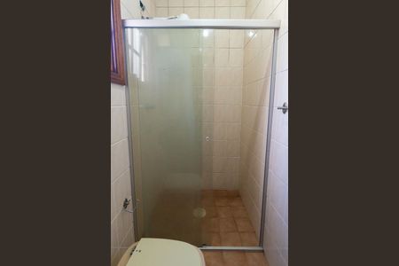 Casa para alugar com 400m², 5 quartos e 5 vagasCasa 2 - Banheiro da Suíte 1