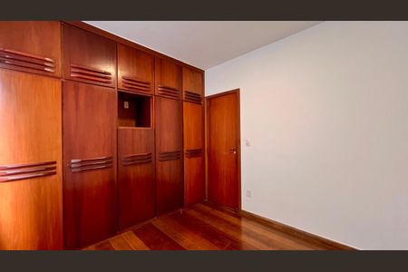 Apartamento à venda com 270m², 3 quartos e 2 vagasQuarto 1
