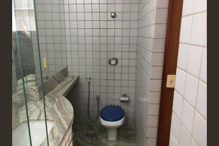 Apartamento à venda com 240m², 3 quartos e 2 vagas Apartamento à venda com 240m², 3 quartos e 2 vagasBanheiro