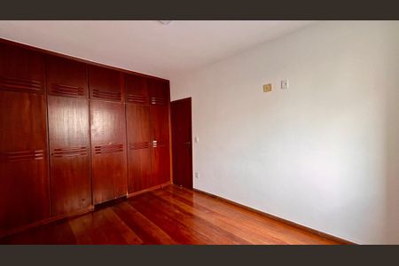 Apartamento à venda com 270m², 3 quartos e 2 vagasQuarto 2