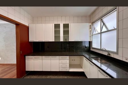 Apartamento à venda com 270m², 3 quartos e 2 vagasCozinha