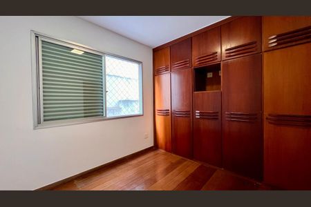 Apartamento à venda com 270m², 3 quartos e 2 vagasQuarto 1