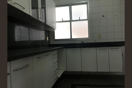 Apartamento à venda com 240m², 3 quartos e 2 vagas Apartamento à venda com 240m², 3 quartos e 2 vagasCozinha
