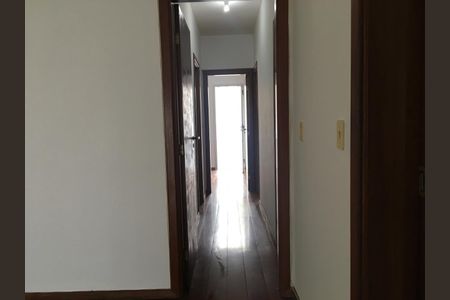 Apartamento à venda com 240m², 3 quartos e 2 vagas Apartamento à venda com 240m², 3 quartos e 2 vagasCorredor