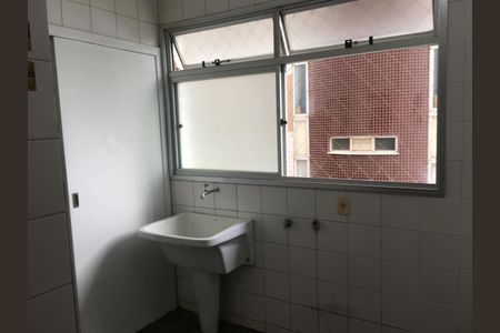 Apartamento à venda com 240m², 3 quartos e 2 vagas Apartamento à venda com 240m², 3 quartos e 2 vagasÁrea de Serviço