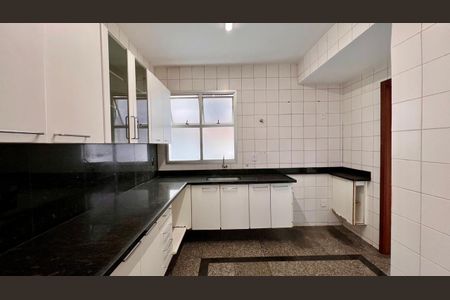 Apartamento à venda com 270m², 3 quartos e 2 vagasCozinha