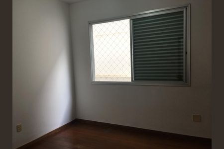 Apartamento à venda com 240m², 3 quartos e 2 vagas Apartamento à venda com 240m², 3 quartos e 2 vagasQuarto