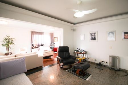 Apartamento para alugar com 262m², 3 quartos e 5 vagasSala de TV