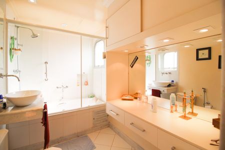 Apartamento para alugar com 262m², 3 quartos e 5 vagasBanheiro da Suíte 3