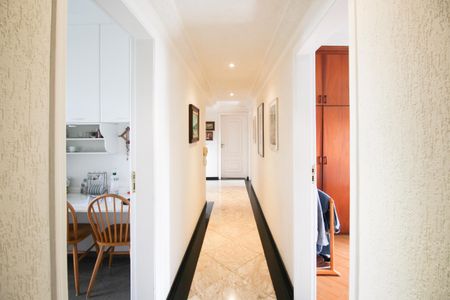 Apartamento para alugar com 262m², 3 quartos e 5 vagasCorredor