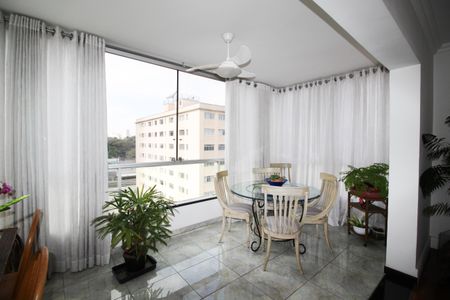 Apartamento para alugar com 262m², 3 quartos e 5 vagasVaranda