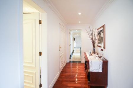 Apartamento para alugar com 262m², 3 quartos e 5 vagasCorredor