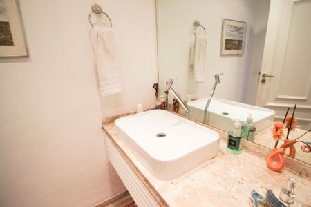 Apartamento para alugar com 262m², 3 quartos e 5 vagasLavabo