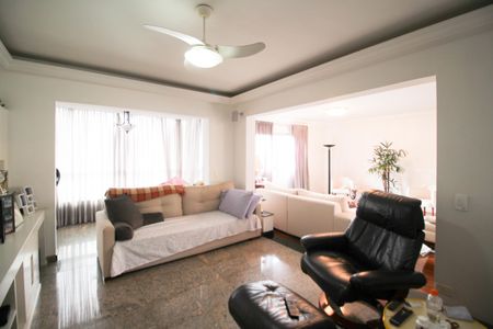 Apartamento para alugar com 262m², 3 quartos e 5 vagasSala de TV