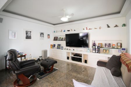 Apartamento para alugar com 262m², 3 quartos e 5 vagasSala de TV