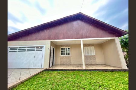 Casa à venda com 141m², 3 quartos e 2 vagasFachada