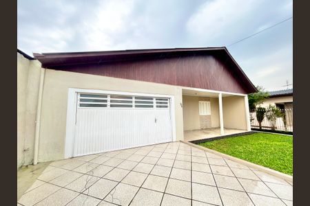 Casa à venda com 141m², 3 quartos e 2 vagasFachada