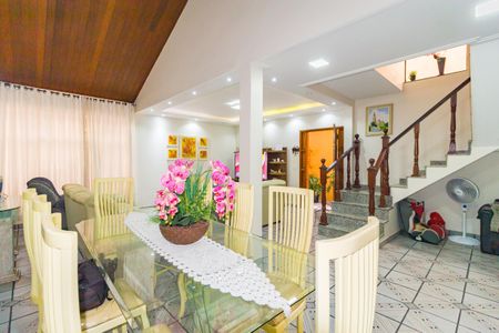 Casa para alugar com 195m², 4 quartos e 3 vagas Casa para alugar com 195m², 4 quartos e 3 vagasSala de Jantar