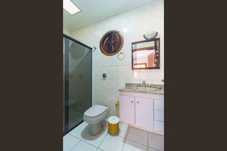 Casa para alugar com 195m², 4 quartos e 3 vagas Casa para alugar com 195m², 4 quartos e 3 vagasBanheiro - Suíte 2