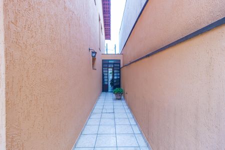 Casa para alugar com 195m², 4 quartos e 3 vagas Casa para alugar com 195m², 4 quartos e 3 vagasCorredor