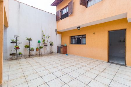 Casa para alugar com 195m², 4 quartos e 3 vagas Casa para alugar com 195m², 4 quartos e 3 vagasQuintal