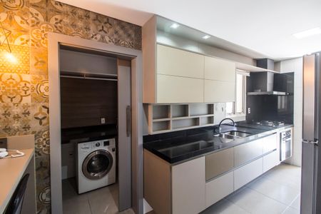 Apartamento para alugar com 130m², 2 quartos e 2 vagasCozinha