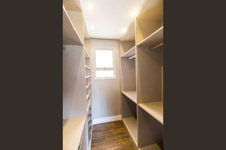 Apartamento para alugar com 130m², 2 quartos e 2 vagasCloset da suíte