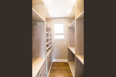 Apartamento para alugar com 130m², 2 quartos e 2 vagasCloset da suíte