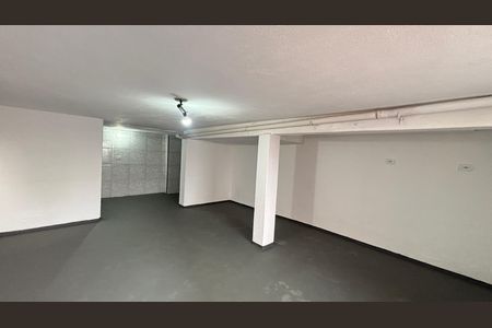 Porão de casa para alugar com 2 quartos, 150m² em Vila Camilópolis, Santo André