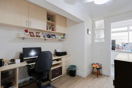 Apartamento à venda com 130m², 3 quartos e 2 vagasEscritório