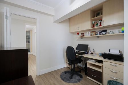 Apartamento à venda com 130m², 3 quartos e 2 vagasEscritório