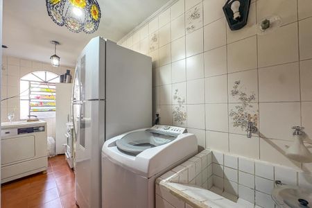 Casa à venda com 220m², 3 quartos e 3 vagas Casa à venda com 220m², 3 quartos e 3 vagasÁrea de Serviço