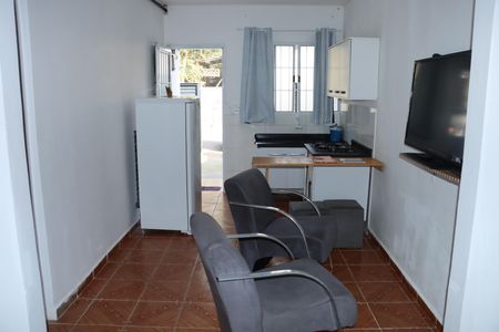 Sala/Cozinha de casa para alugar com 1 quarto, 30m² em Jardim Pinheirinho, Embu das Artes