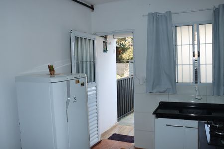 Sala/Cozinha de casa para alugar com 1 quarto, 30m² em Jardim Pinheirinho, Embu das Artes