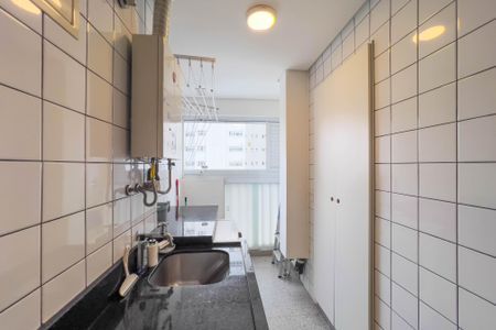 Apartamento à venda com 68m², 2 quartos e 1 vagaÁrea de serviço