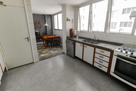 Apartamento à venda com 220m², 4 quartos e 2 vagasCozinha - Armários