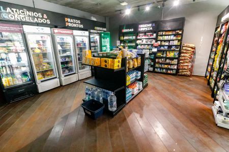 Apartamento à venda com 220m², 4 quartos e 2 vagasMercadinho