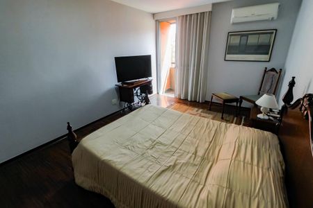 Apartamento à venda com 220m², 4 quartos e 2 vagasSuíte 3