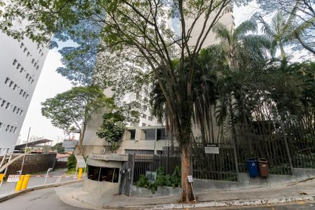 Apartamento à venda com 220m², 4 quartos e 2 vagasFachada e portaria