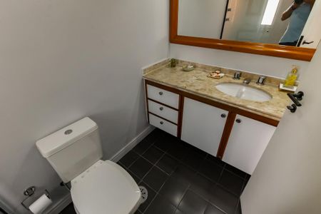 Apartamento à venda com 220m², 4 quartos e 2 vagasBanheiro Corredor