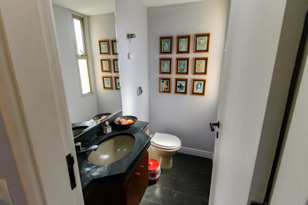 Apartamento à venda com 220m², 4 quartos e 2 vagasLavabo