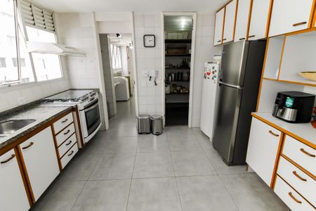 Apartamento à venda com 220m², 4 quartos e 2 vagasCozinha - Armários