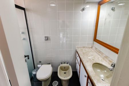 Apartamento à venda com 220m², 4 quartos e 2 vagasBanheiro da Suíte 2
