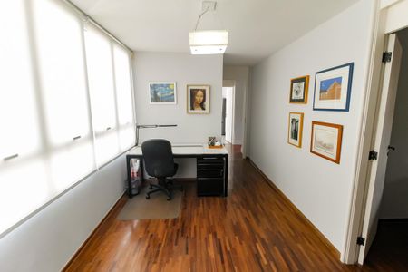 Apartamento à venda com 220m², 4 quartos e 2 vagasEscritório