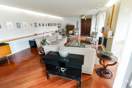 Apartamento à venda com 220m², 4 quartos e 2 vagasSala