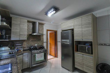 Casa à venda com 180m², 6 quartos e 3 vagas Casa à venda com 180m², 6 quartos e 3 vagasCozinha