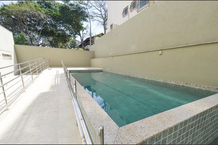 Apartamento à venda com 212m², 4 quartos e 4 vagasÁrea comum - Piscina