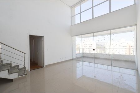 Apartamento à venda com 212m², 4 quartos e 4 vagasSala