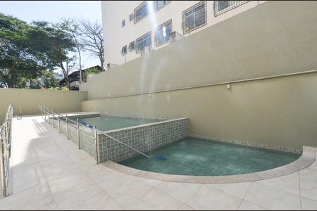 Apartamento à venda com 212m², 4 quartos e 4 vagasÁrea comum - Piscina