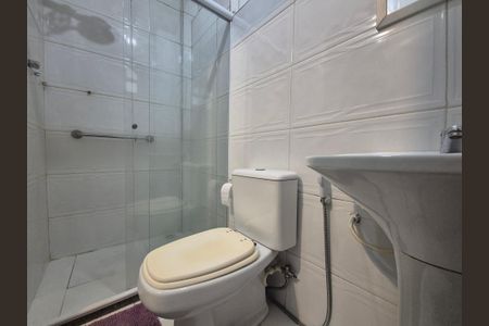 Casa para alugar com 610m², 5 quartos e 5 vagas Casa para alugar com 610m², 5 quartos e 5 vagasBanheiro da Suíte 1